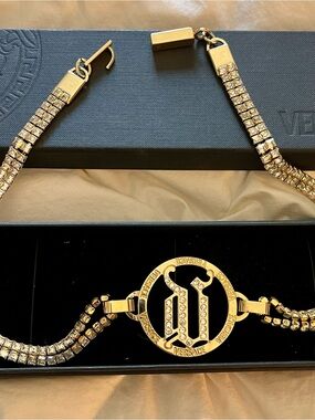 Versace Gold Crystal Medallion Chain Belt in original box 26”